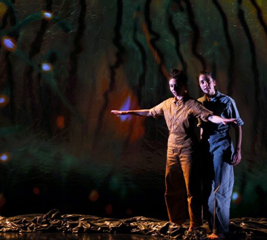 Photo des deux comédiens sur scène